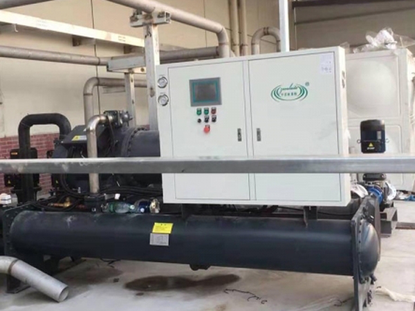 螺桿冷水機的換油方法和油冷卻方式