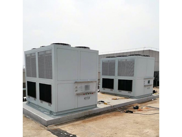 制冷設(shè)備如何完成制冷系統(tǒng)整個(gè)過(guò)程的設(shè)備